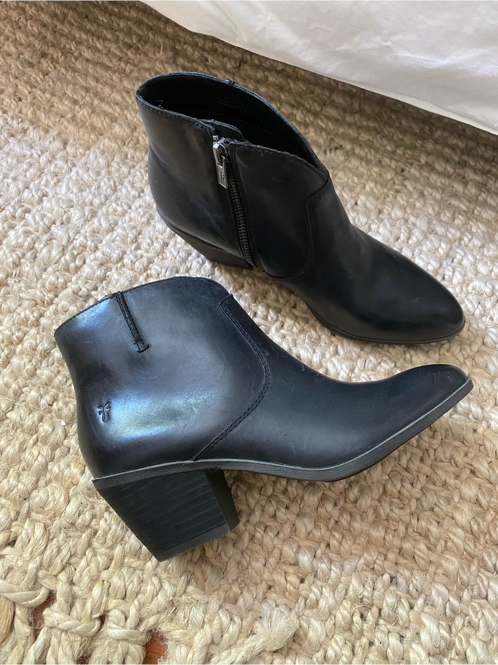 FRYE // Jennifer ankle boot 7